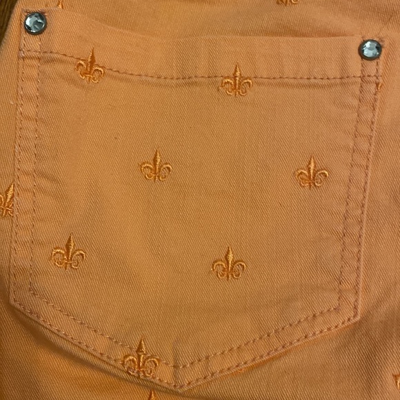 Code Bleu Fleur De Lis orange/peach jean style golfers shorts size 6 - Picture 7 of 11